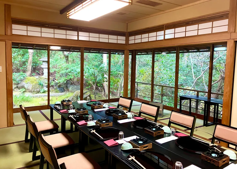 庭を望む和室の座敷席